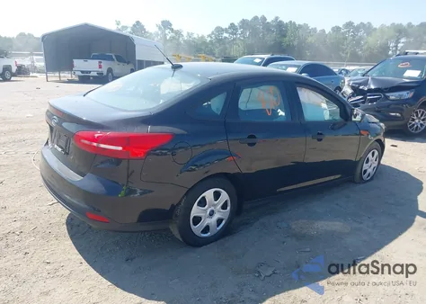 2016 Ford Focus S z USA, uszkodzony, nr VIN 1FADP3E27GL242419